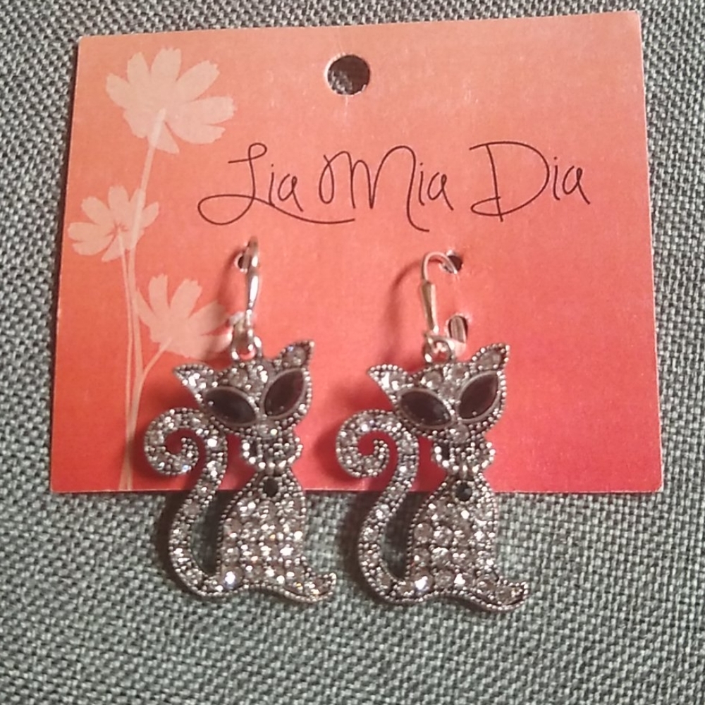 😻 3 For $15 Black Eyed Bling Cat Earrings